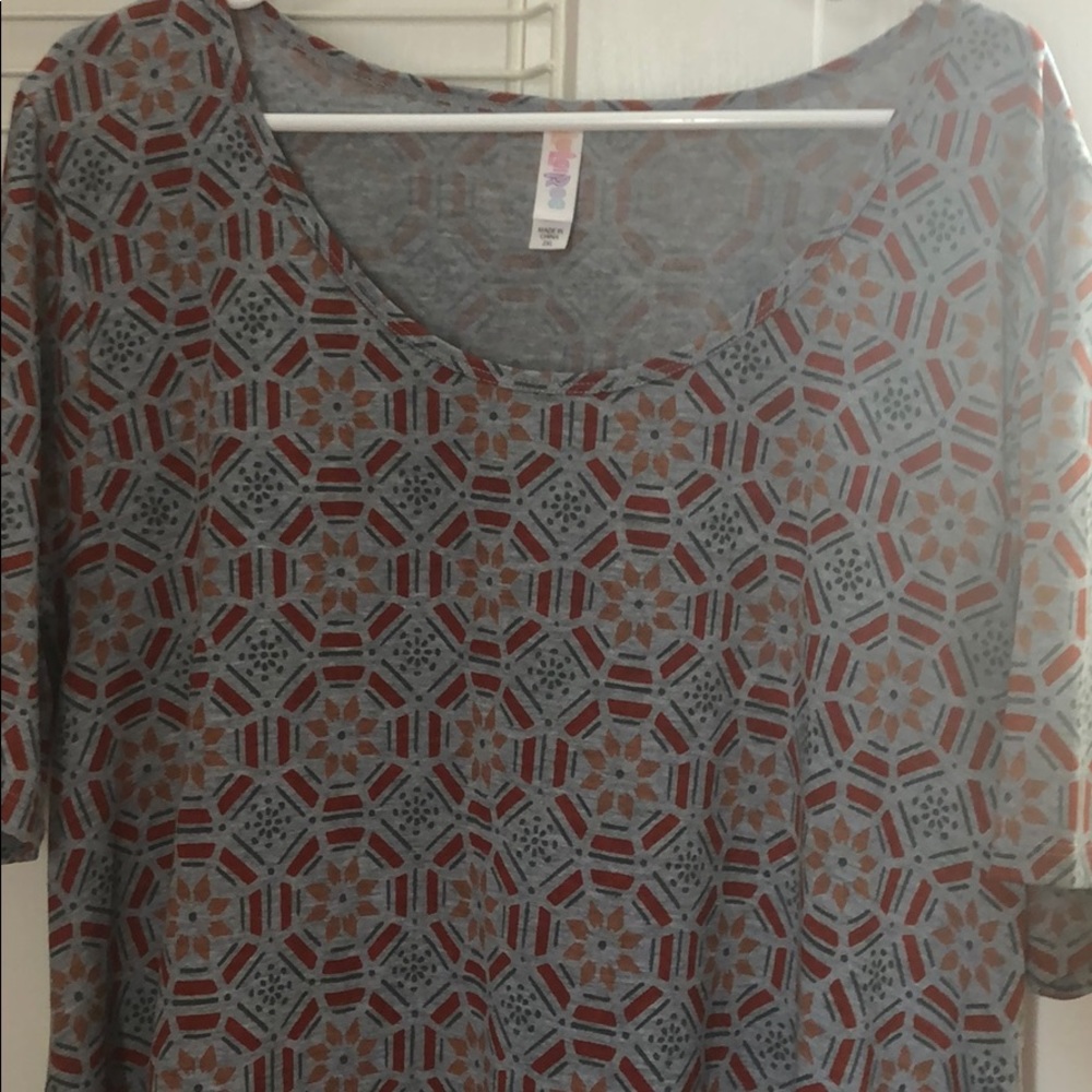 Lularoe geometric Perfect T